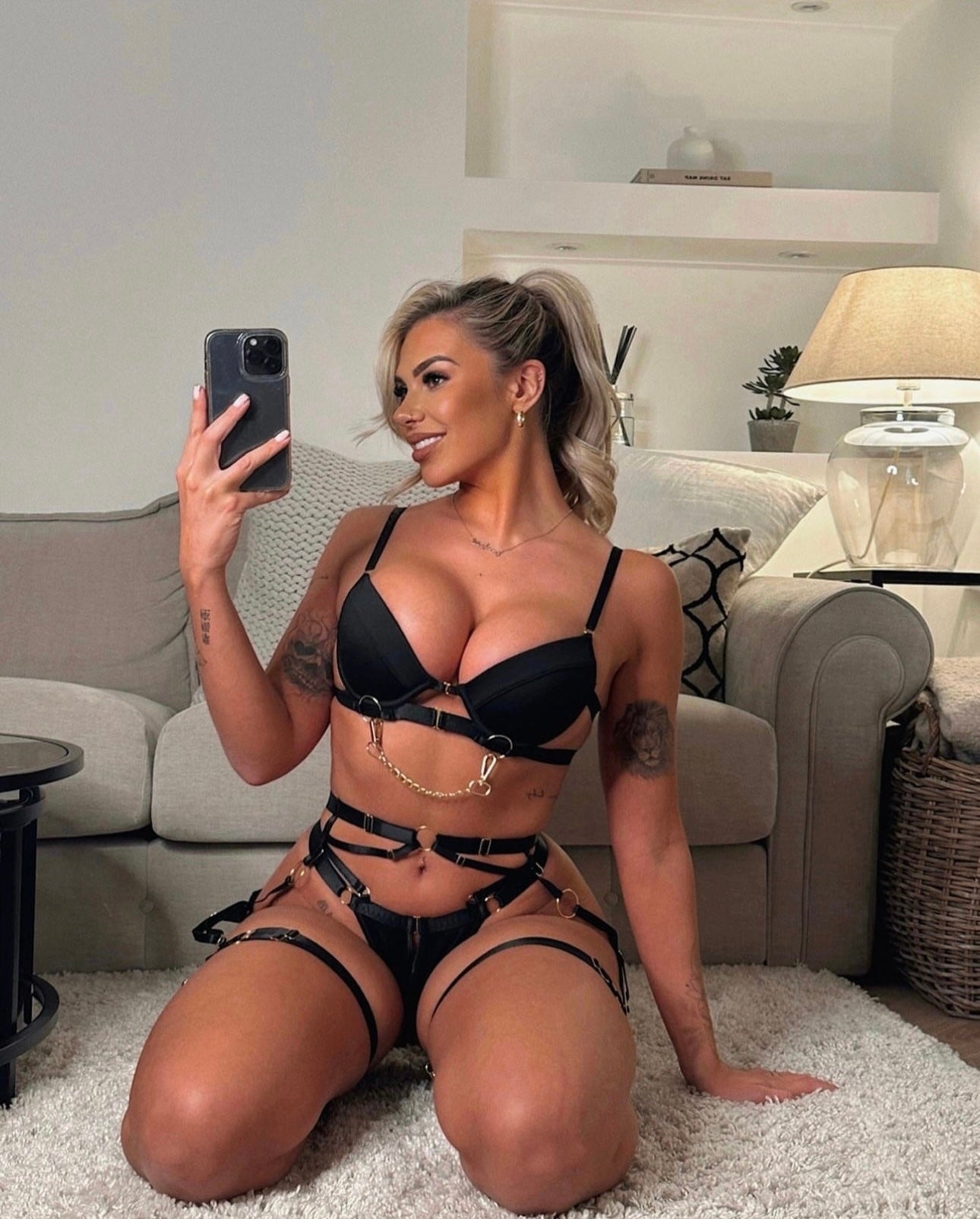 Aubrey set in black