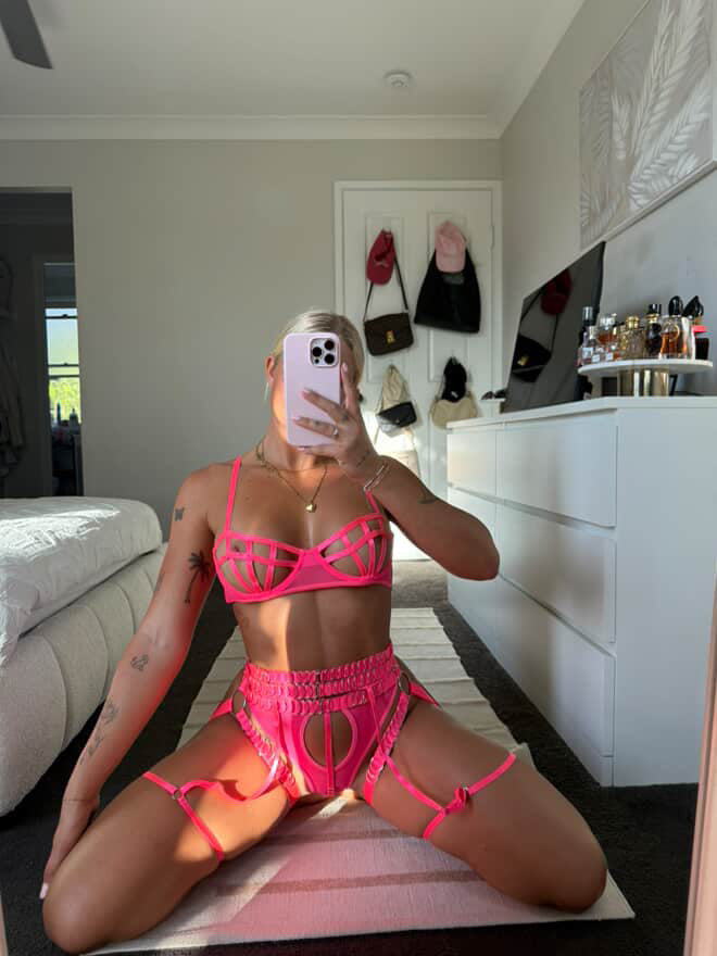Sensation Set in Hot Pink