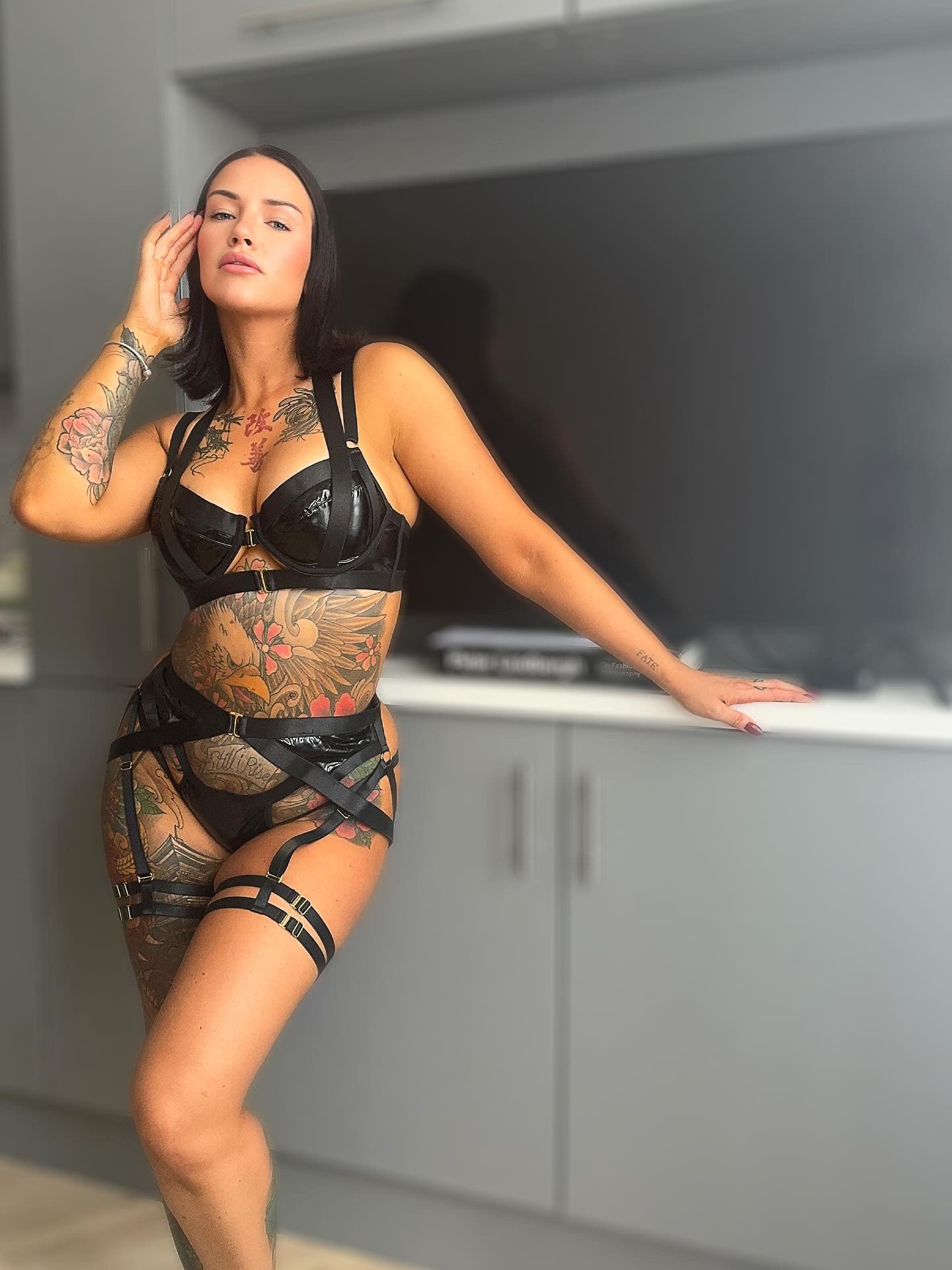 Zara Set in Latex leather black