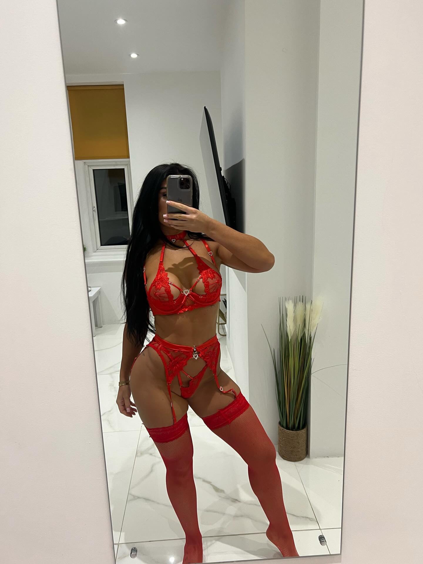 Angel set in red